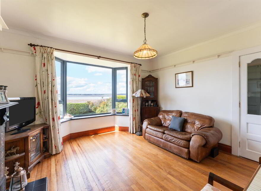 104 Portaferry Road, Newtownards, BT22 2AH