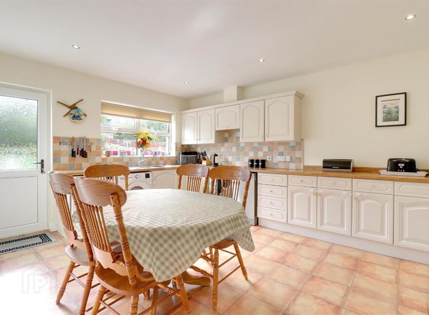 28 Joe Tomelty Drive, Portaferry, Newtownards, BT22 1RP