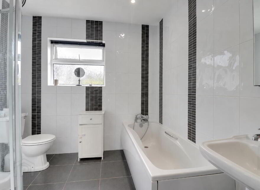28 Joe Tomelty Drive, Portaferry, Newtownards, BT22 1RP