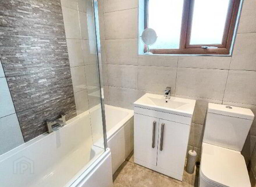 118 Glenwood Court, Lisburn, BT28 3WD