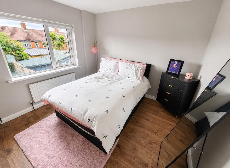 12 Malin Gardens, Creggan, L’derry, BT48 9NQ