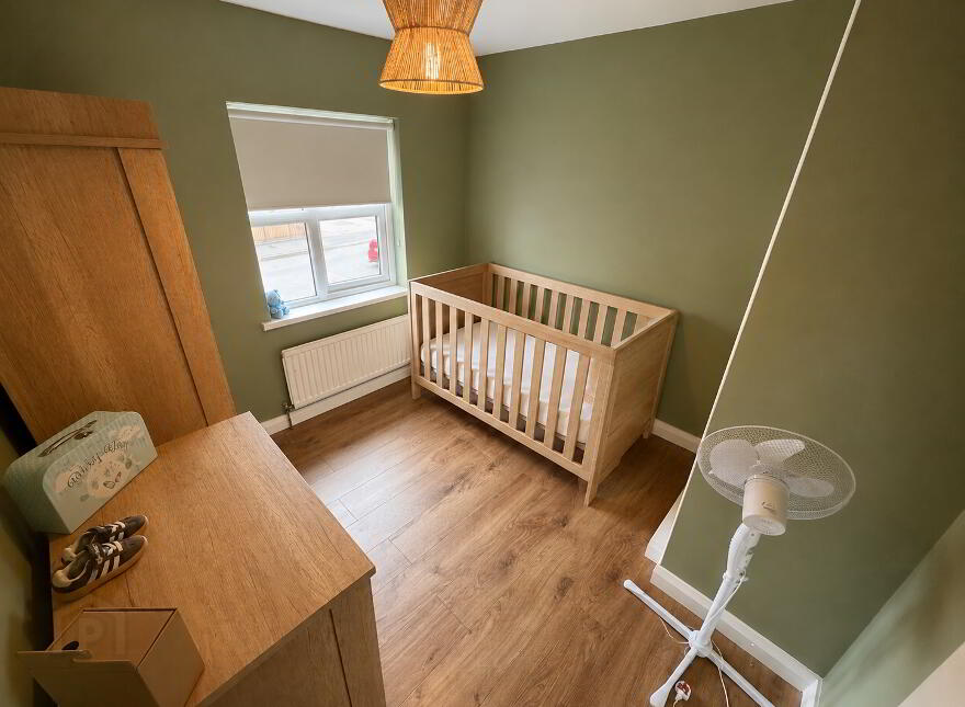 12 Malin Gardens, Creggan, L’derry, BT48 9NQ