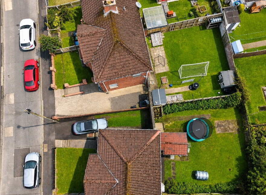 12 Malin Gardens, Creggan, L’derry, BT48 9NQ