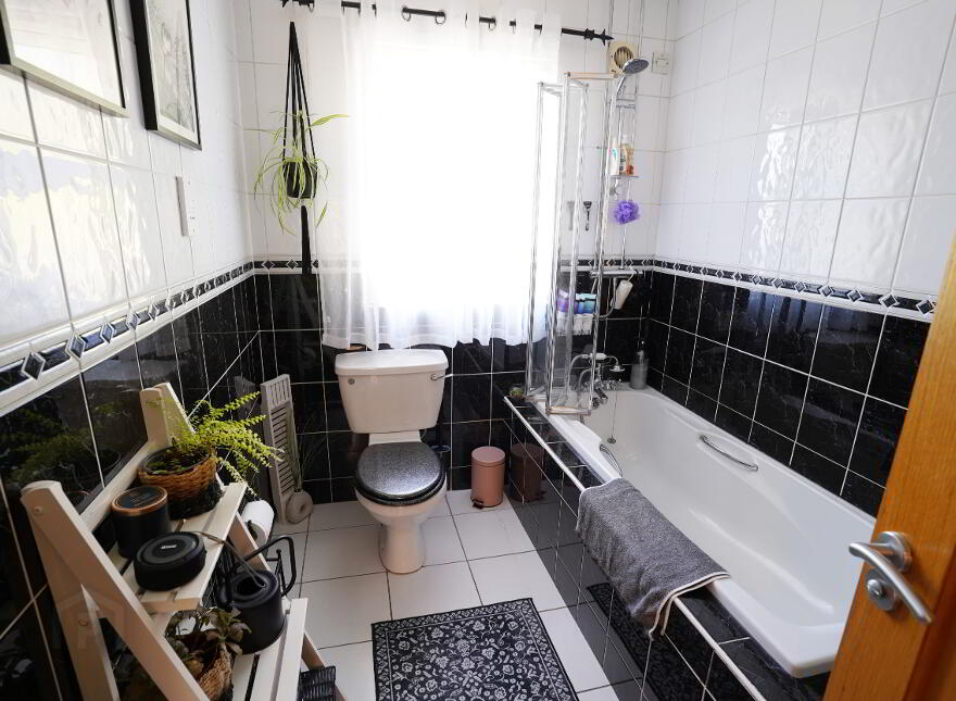 13 The Woodlands, Warrenpoint, BT34 3WL