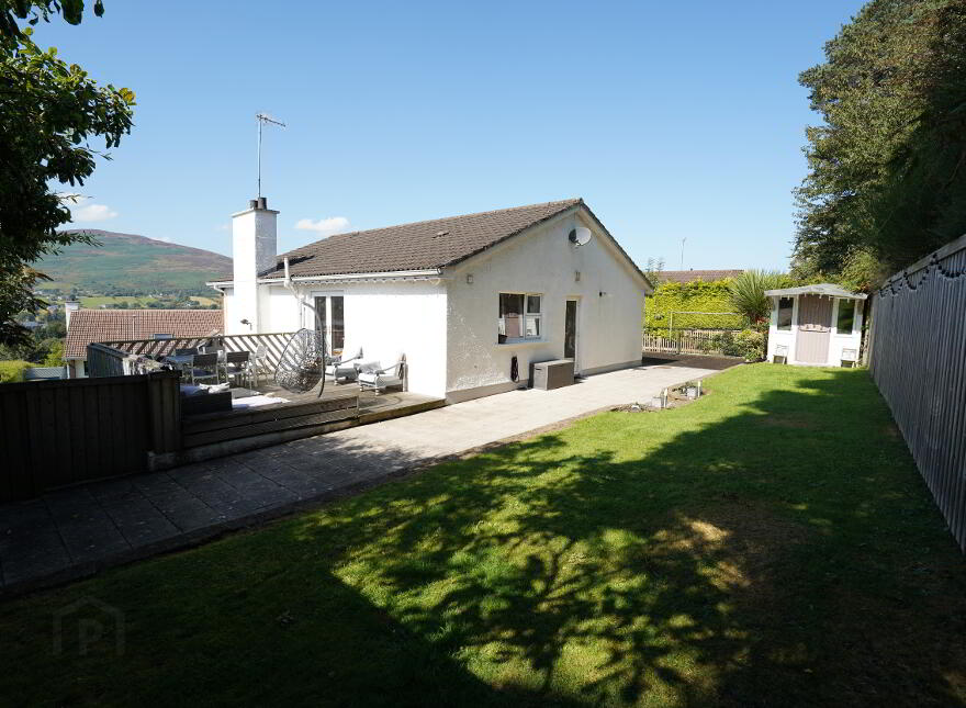 13 The Woodlands, Warrenpoint, BT34 3WL