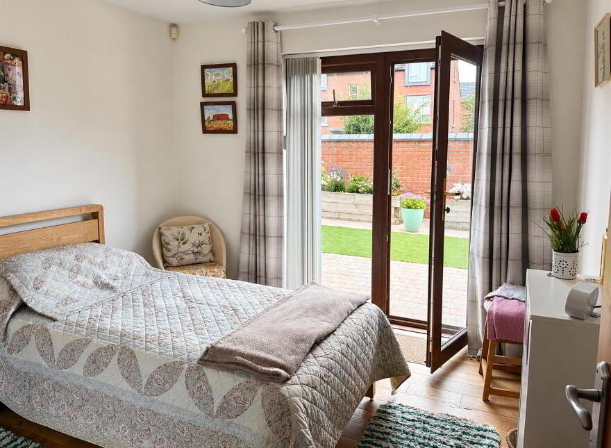 15 Inver Court, Belfast, BT4 1RS