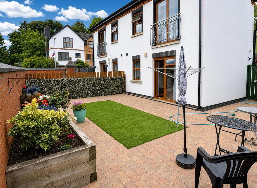 15 Inver Court, Belfast, BT4 1RS