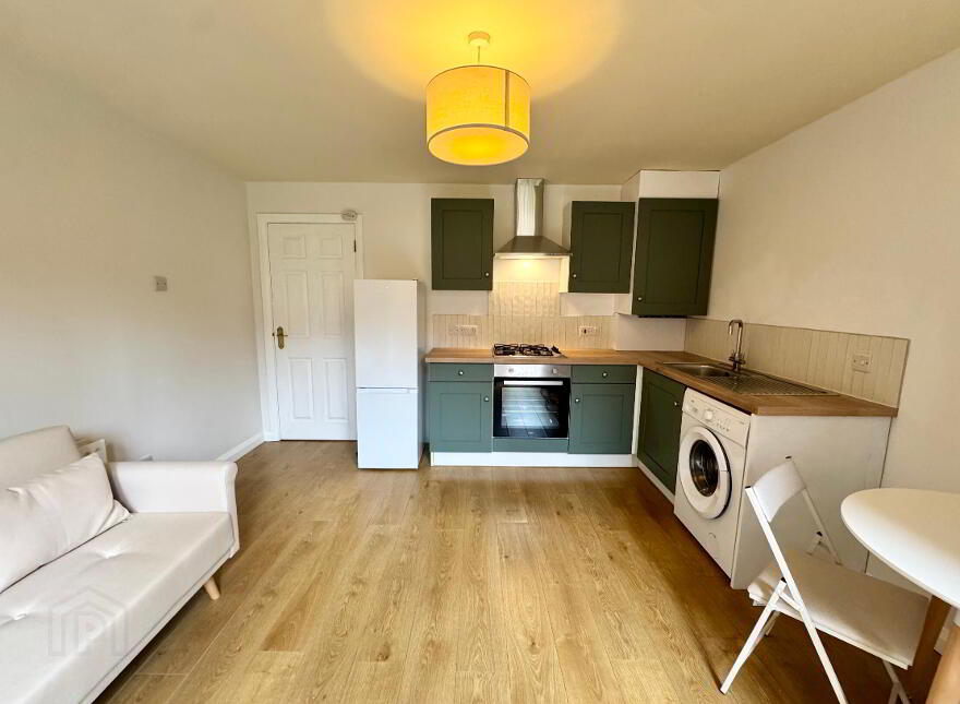 Flat 2, 97 Eglantine Avenue, Belfast, BT9 6EX