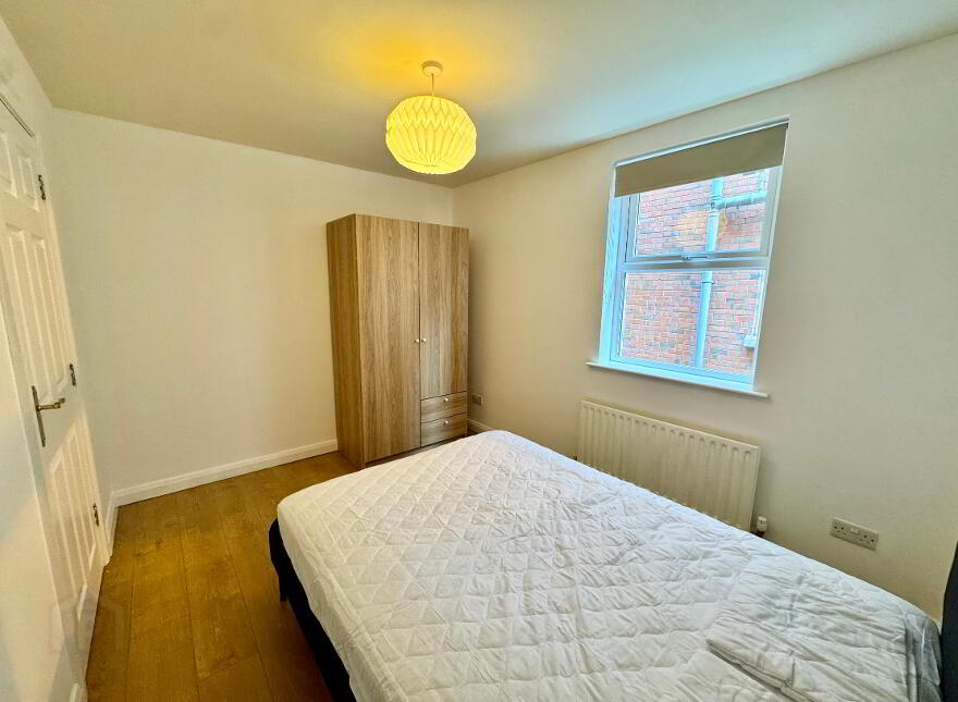 Flat 2, 97 Eglantine Avenue, Belfast, BT9 6EX