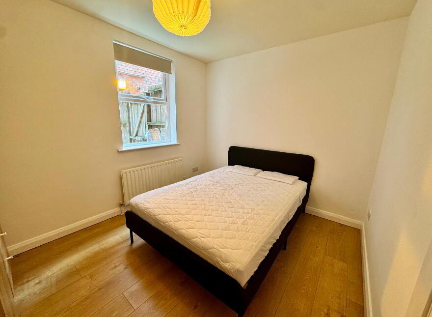 Flat 2, 97 Eglantine Avenue, Belfast, BT9 6EX