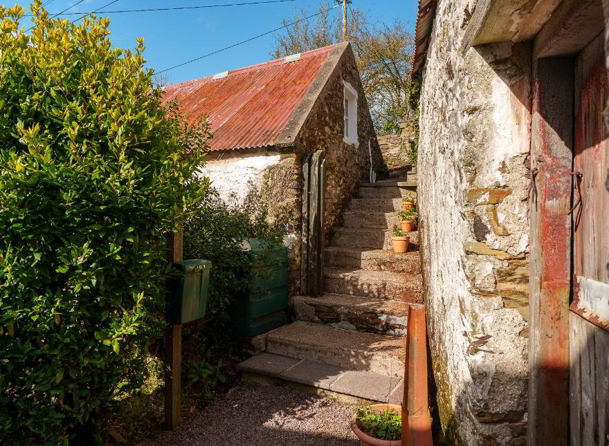 Moanroe, Garryvoe, Midleton, P25N627