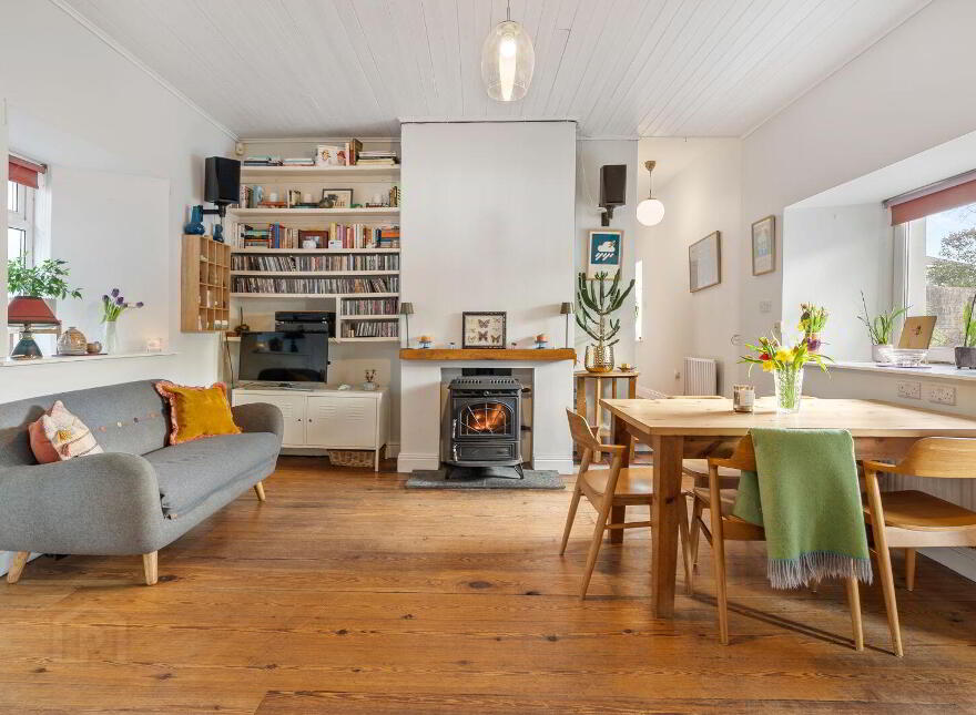 Moanroe, Garryvoe, Midleton, P25N627
