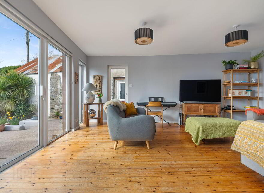 Moanroe, Garryvoe, Midleton, P25N627