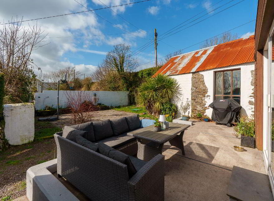 Moanroe, Garryvoe, Midleton, P25N627