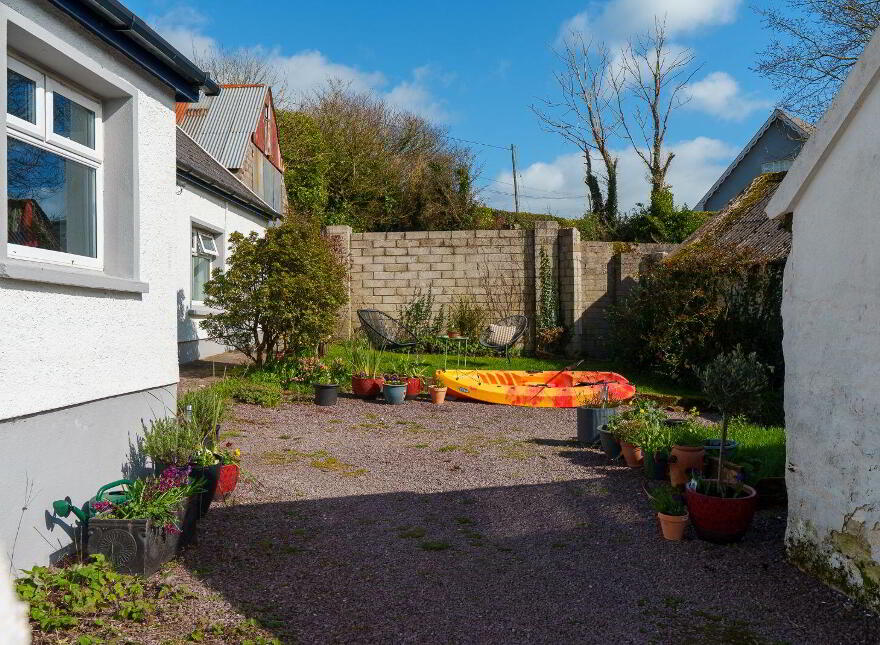 Moanroe, Garryvoe, Midleton, P25N627