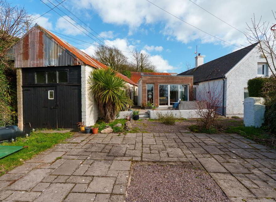 Moanroe, Garryvoe, Midleton, P25N627