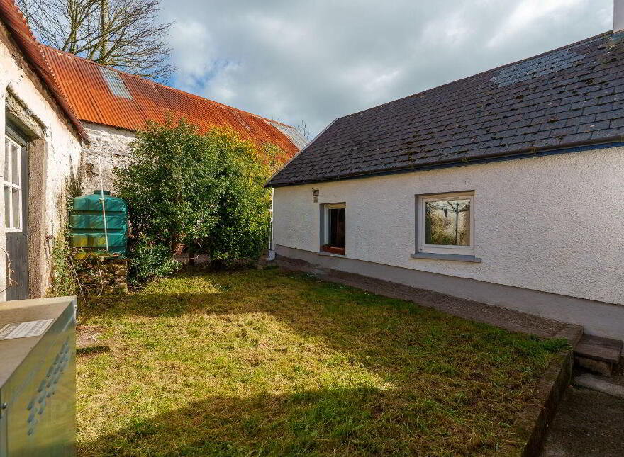 Moanroe, Garryvoe, Midleton, P25N627