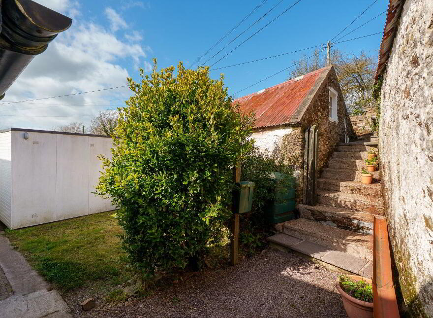 Moanroe, Garryvoe, Midleton, P25N627