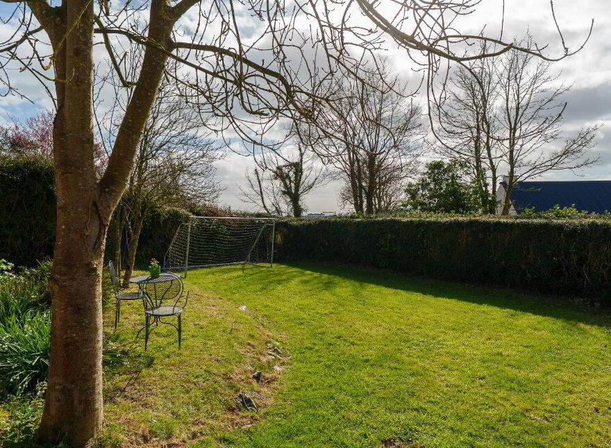 Moanroe, Garryvoe, Midleton, P25N627