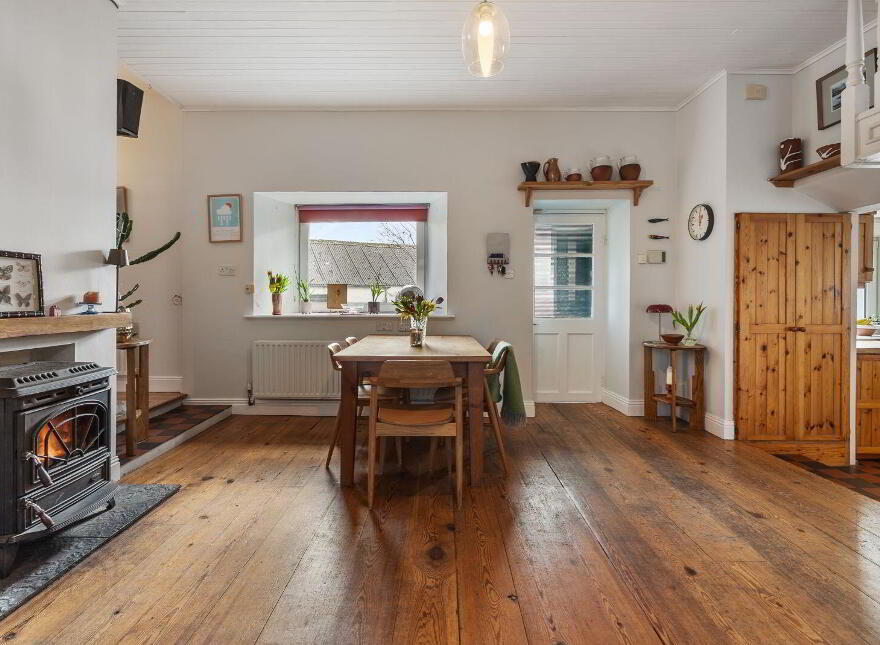Moanroe, Garryvoe, Midleton, P25N627