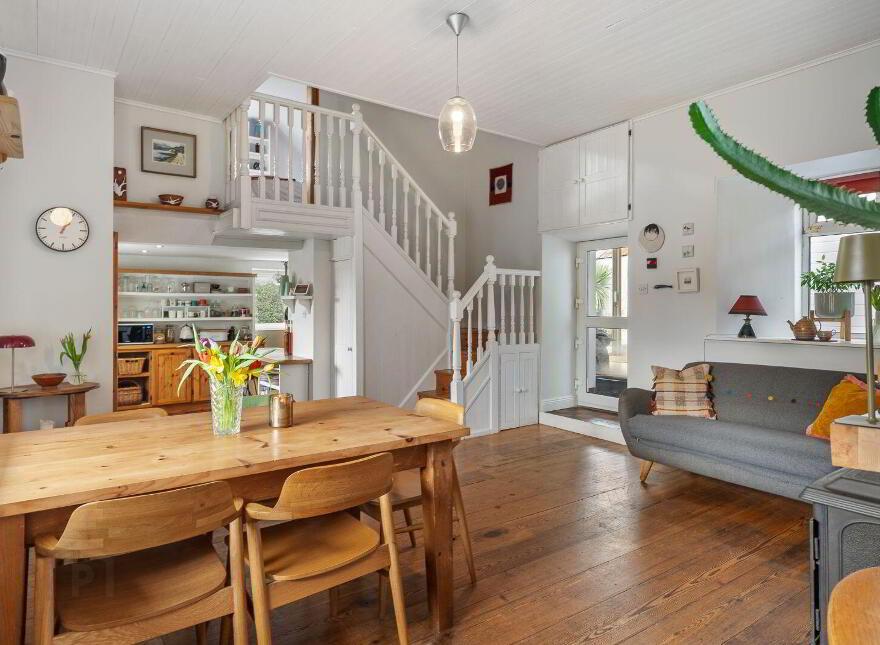 Moanroe, Garryvoe, Midleton, P25N627