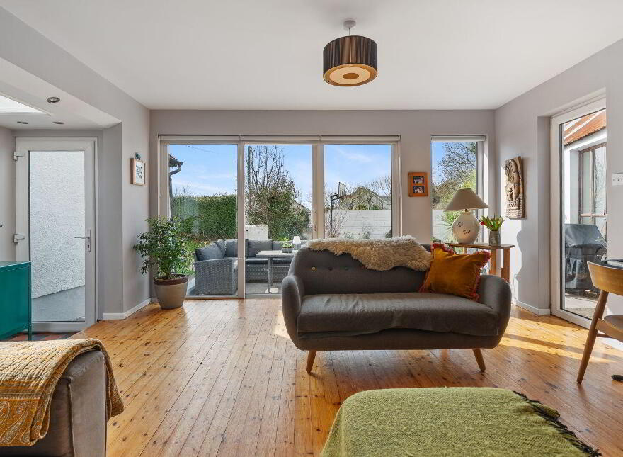 Moanroe, Garryvoe, Midleton, P25N627