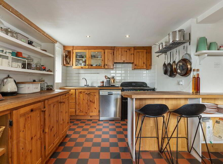 Moanroe, Garryvoe, Midleton, P25N627