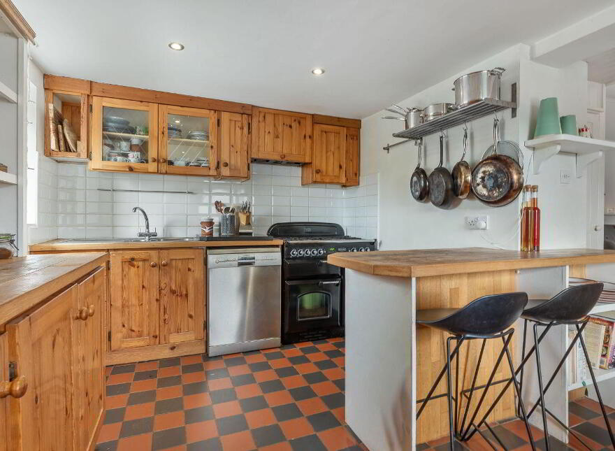 Moanroe, Garryvoe, Midleton, P25N627