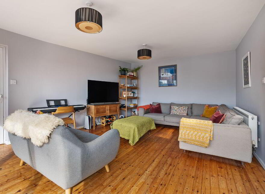 Moanroe, Garryvoe, Midleton, P25N627