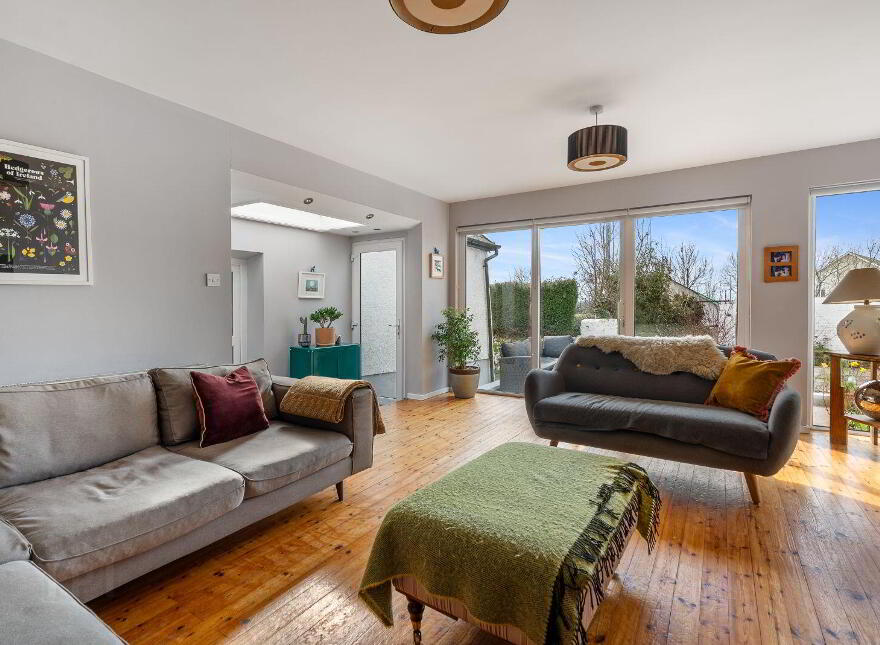 Moanroe, Garryvoe, Midleton, P25N627