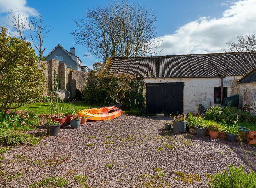 Moanroe, Garryvoe, Midleton, P25N627