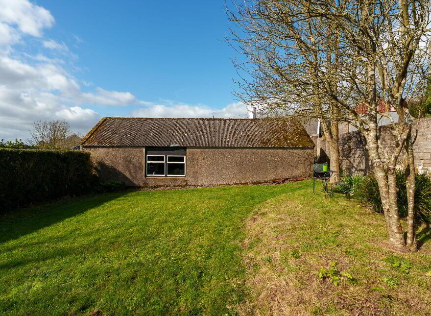 Moanroe, Garryvoe, Midleton, P25N627