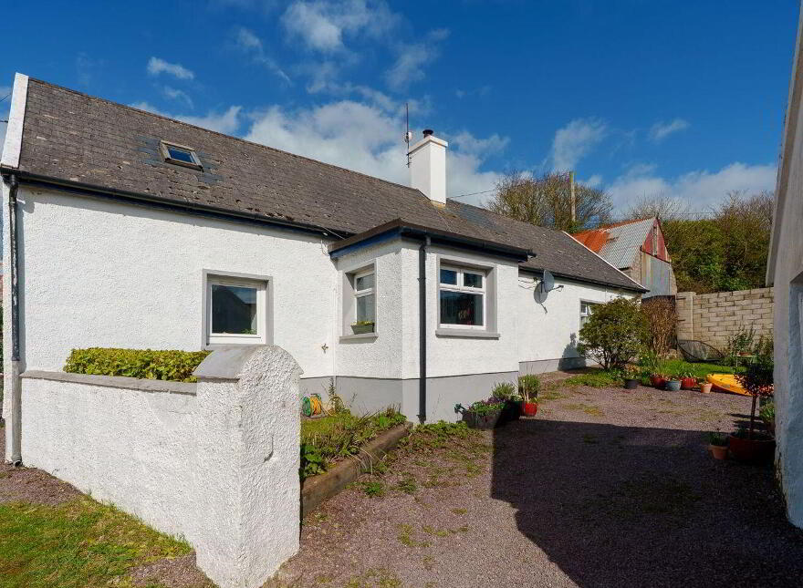 Moanroe, Garryvoe, Midleton, P25N627