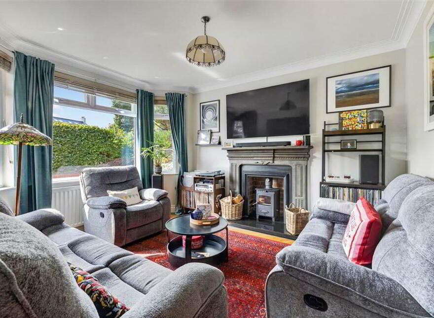 98 Antrim Road, Lisburn, BT28 3LX
