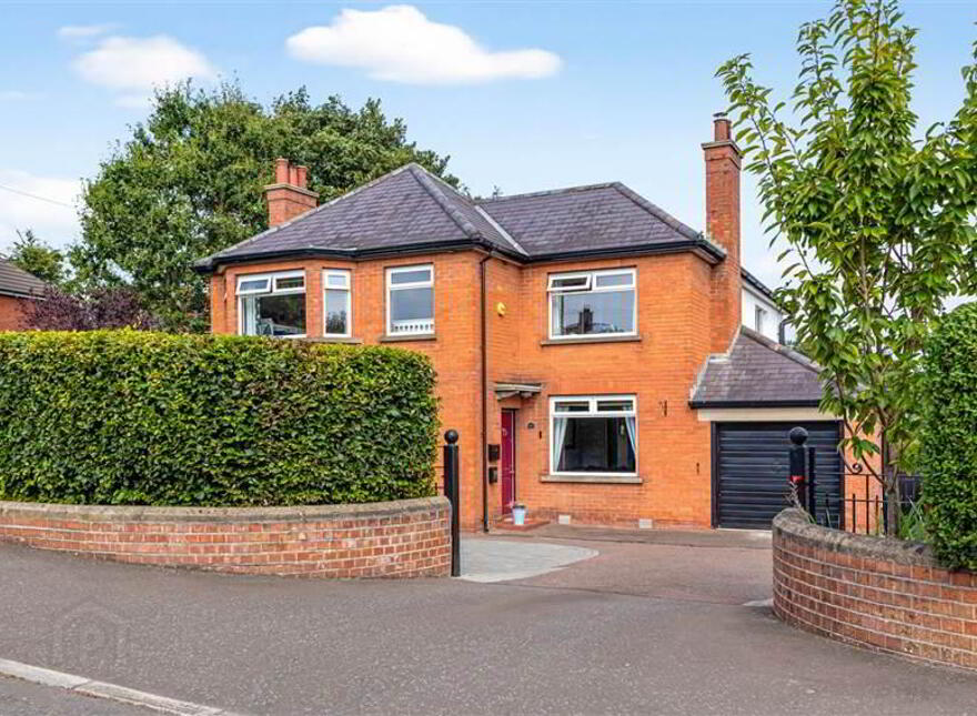 98 Antrim Road, Lisburn, BT28 3LX