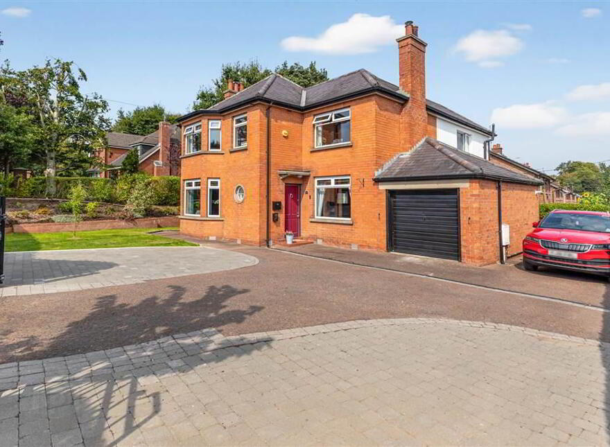 98 Antrim Road, Lisburn, BT28 3LX
