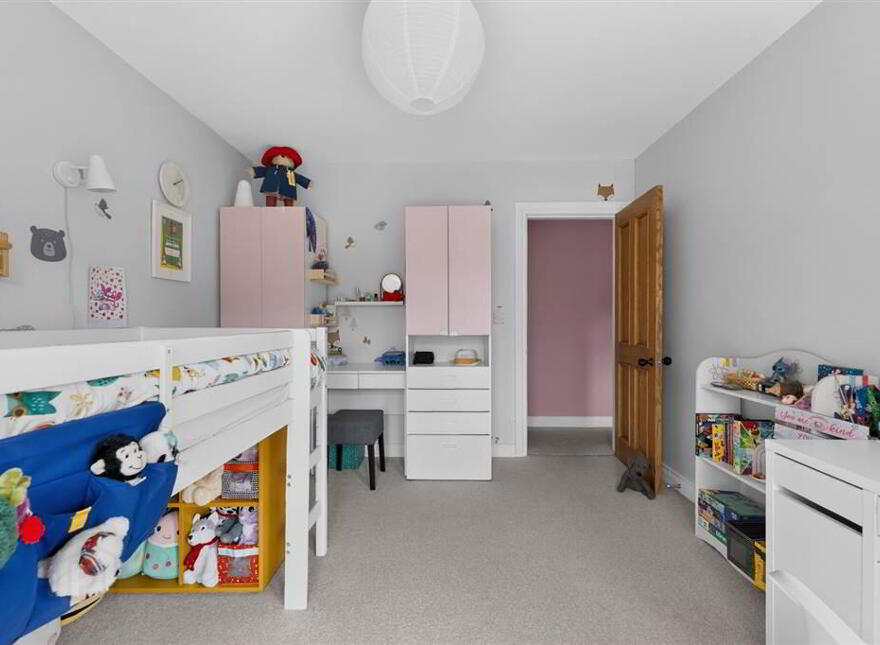 98 Antrim Road, Lisburn, BT28 3LX