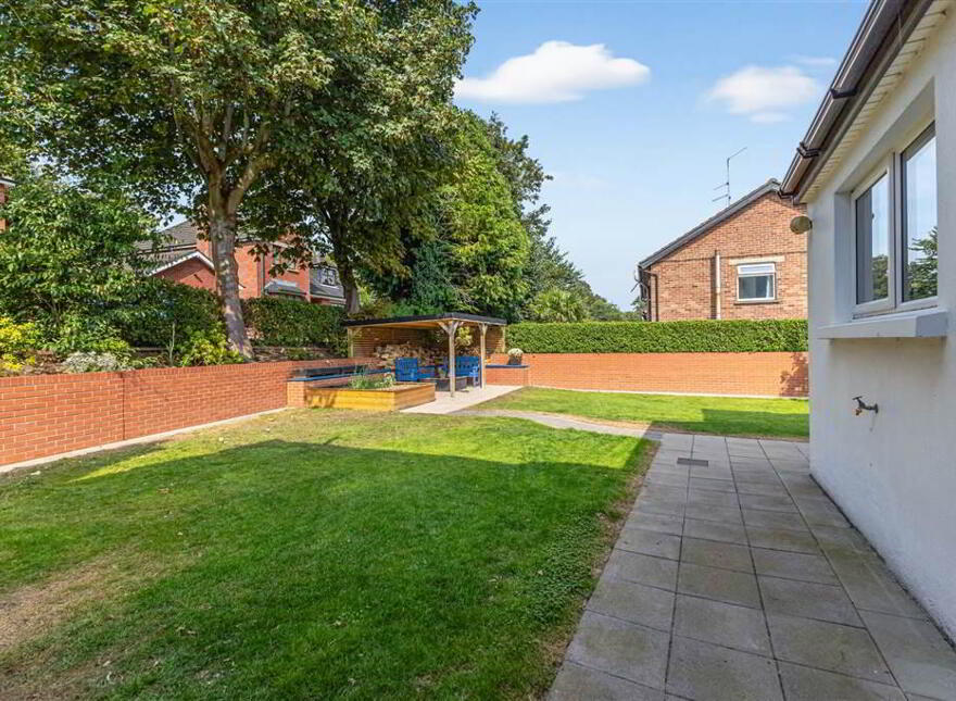 98 Antrim Road, Lisburn, BT28 3LX