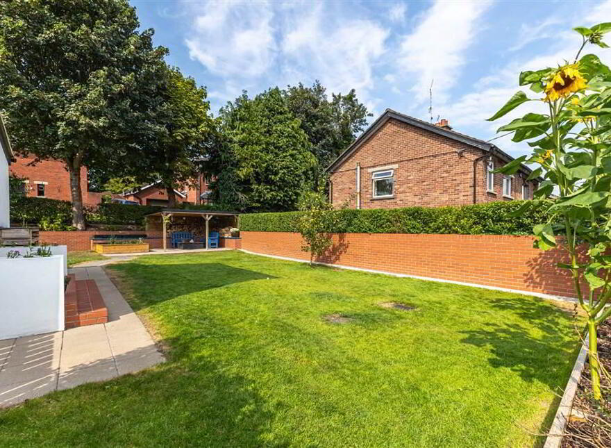 98 Antrim Road, Lisburn, BT28 3LX