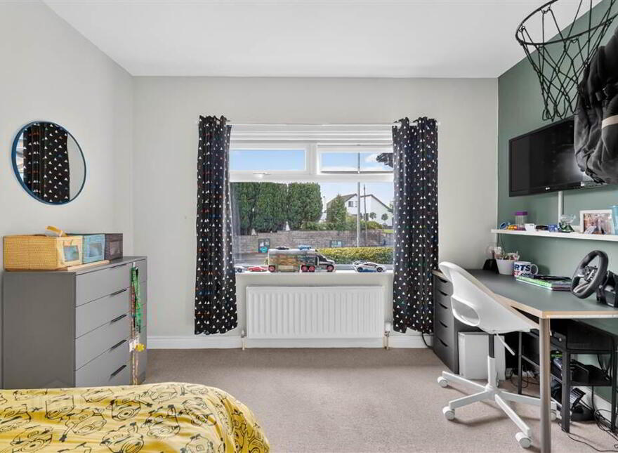 98 Antrim Road, Lisburn, BT28 3LX