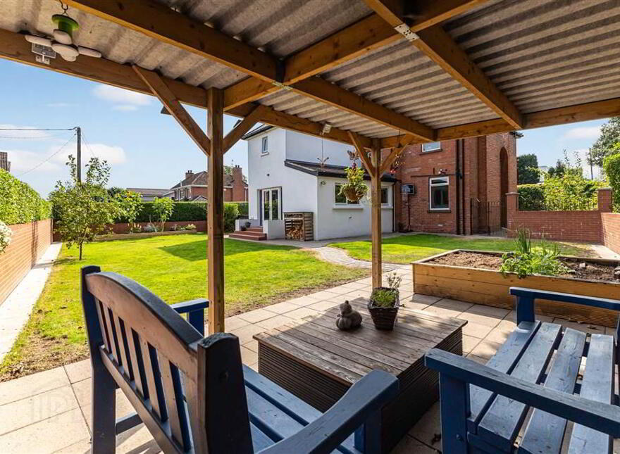 98 Antrim Road, Lisburn, BT28 3LX
