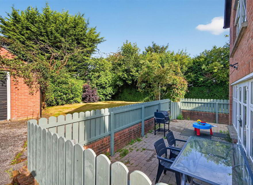 16 Stormont Park, Belfast, BT4 3GX