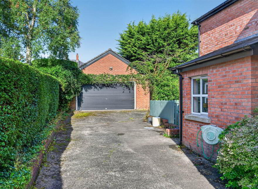 16 Stormont Park, Belfast, BT4 3GX