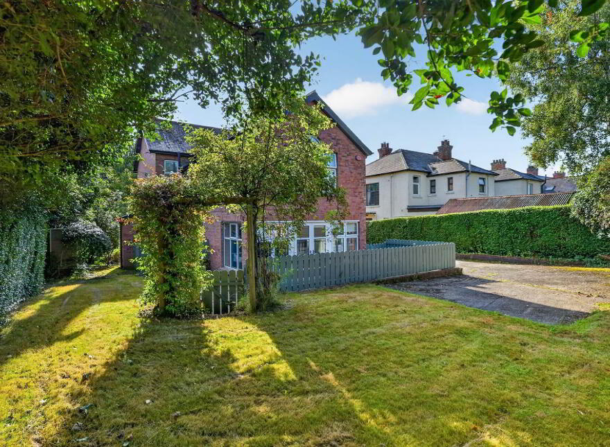 16 Stormont Park, Belfast, BT4 3GX