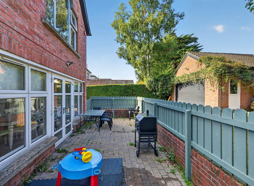 16 Stormont Park, Belfast, BT4 3GX