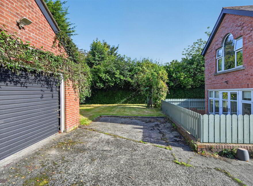 16 Stormont Park, Belfast, BT4 3GX
