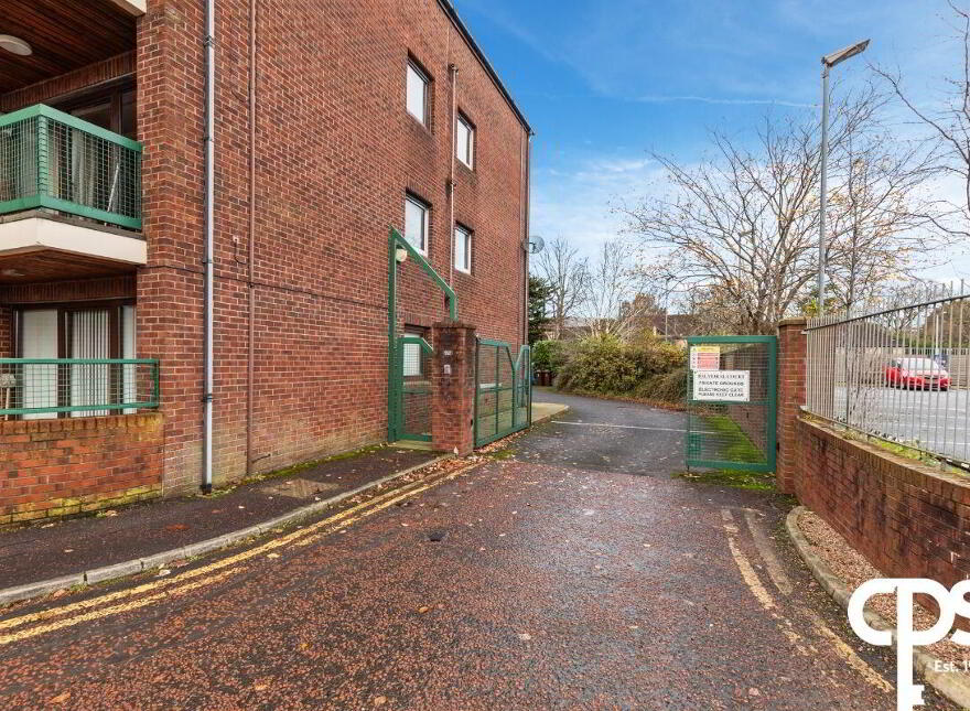 19 Balmoral Court, Belfast, BT9 7GR