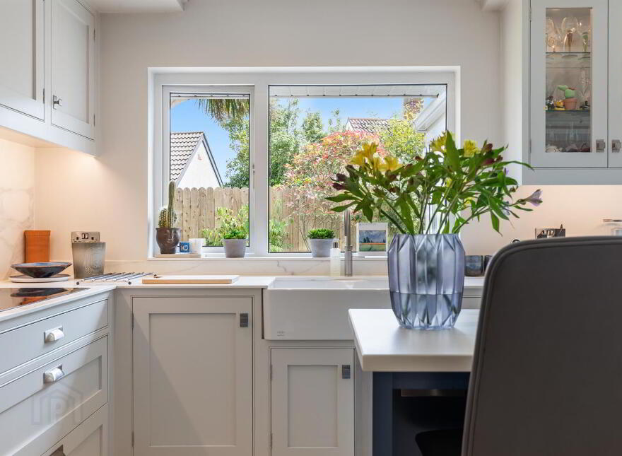 6 Edgewater Bay, Donaghadee, BT21 0EN