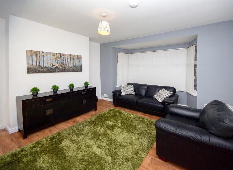 Room 2, 46 Wellesley Avenue, Belfast, BT9 6DH