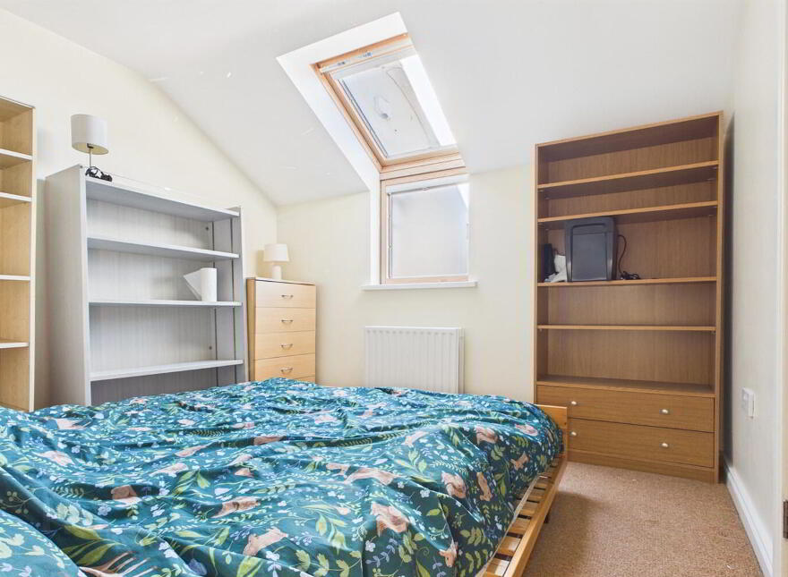 1b Avoniel Parade, Belfast, BT5 4SH